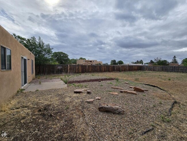 Building Photo - 2805 Vereda de Pueblo