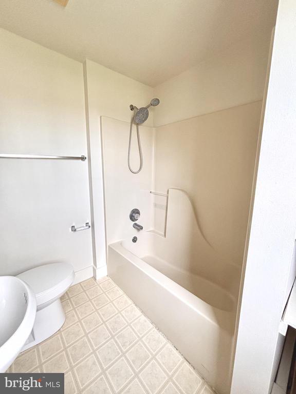 Building Photo - 970 Disston View Dr
