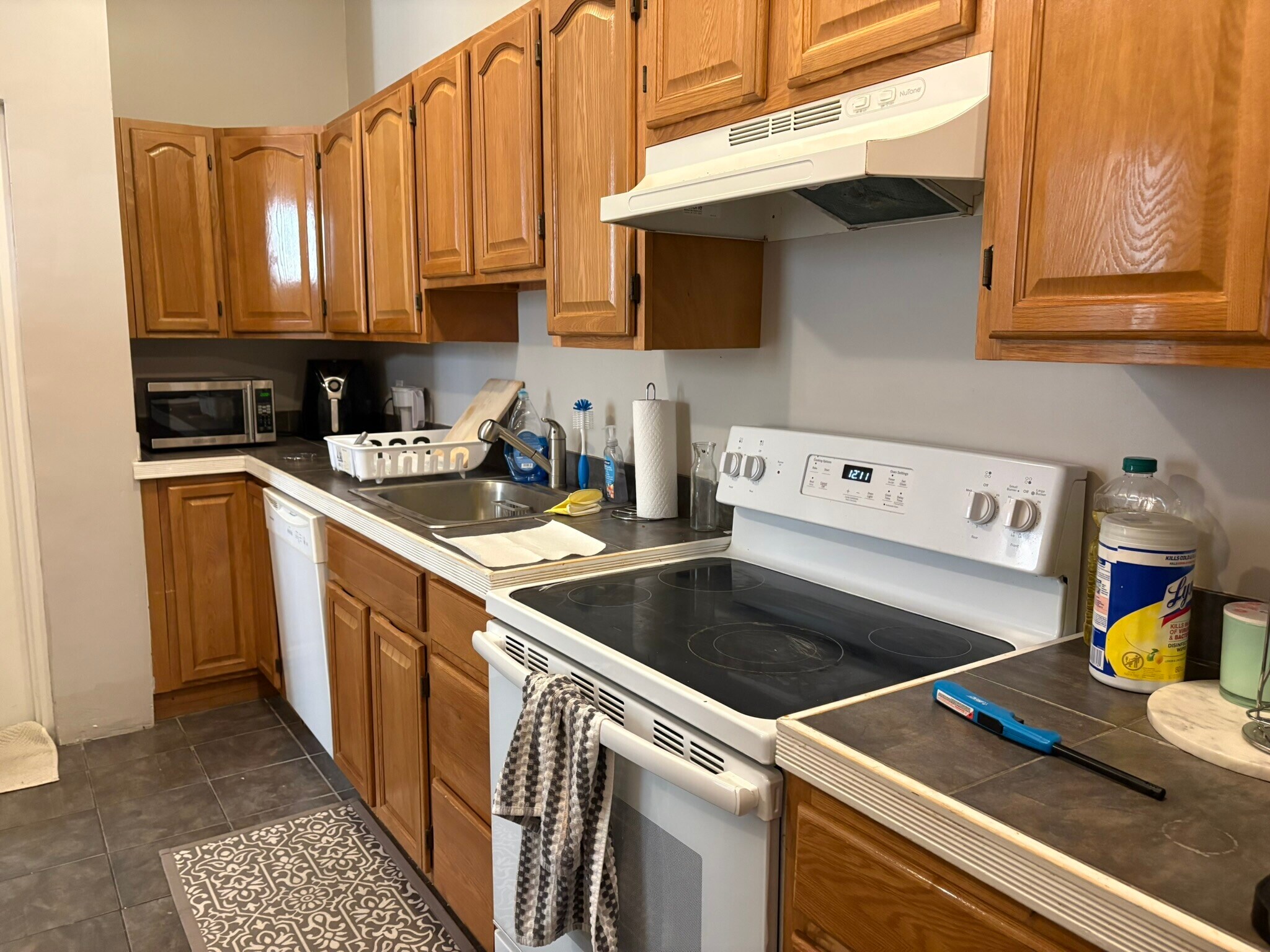 Building Photo - 1066 Commonwealth Ave