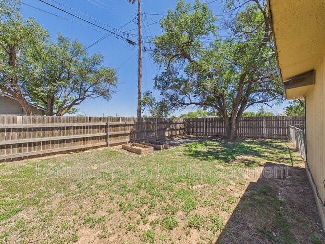 Building Photo - 313 SW 35th Ave