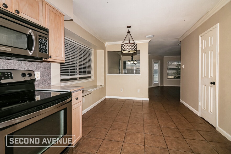 Building Photo - 3021 Shady Creek Ln