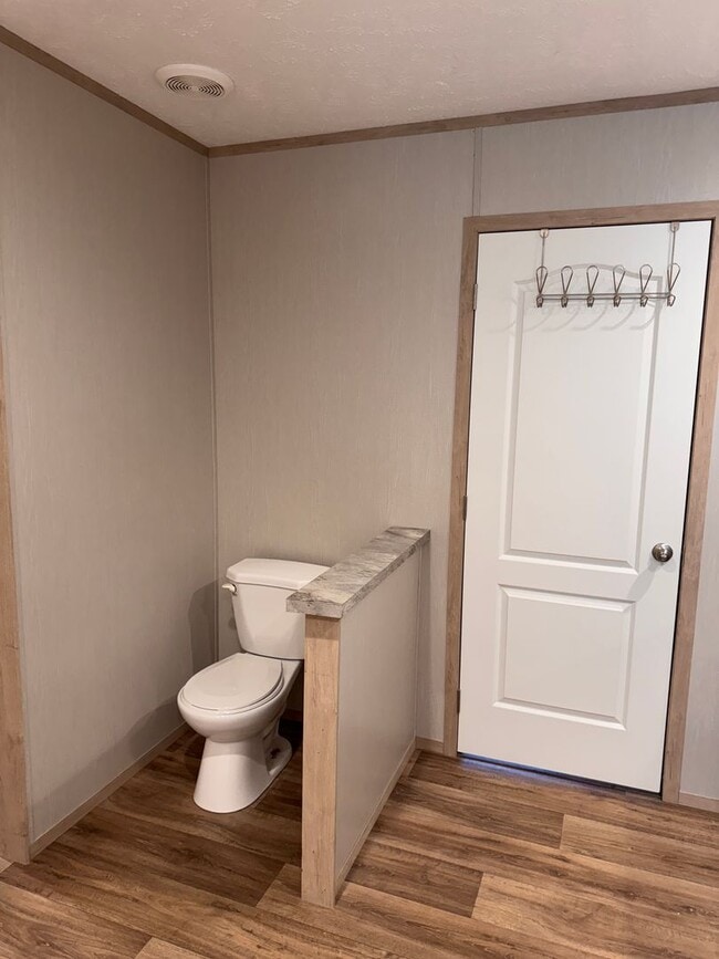 Building Photo - 3 Bedroom || 2 Bathroom in Concord