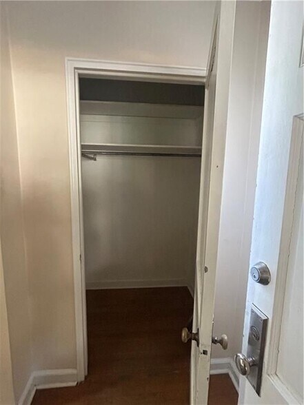 Building Photo - 1515 Beech Valley Way NE