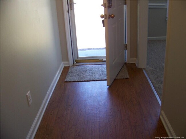 Building Photo - 1981 Wheeling St