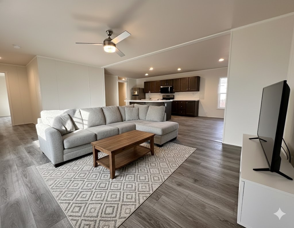 Building Photo - 8 Bing St N