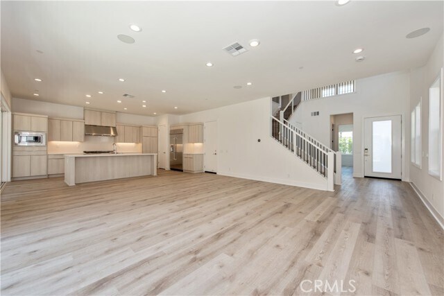 Building Photo - 160 Orange Grv