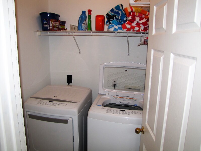 Building Photo - 350 Tradewinds Dr