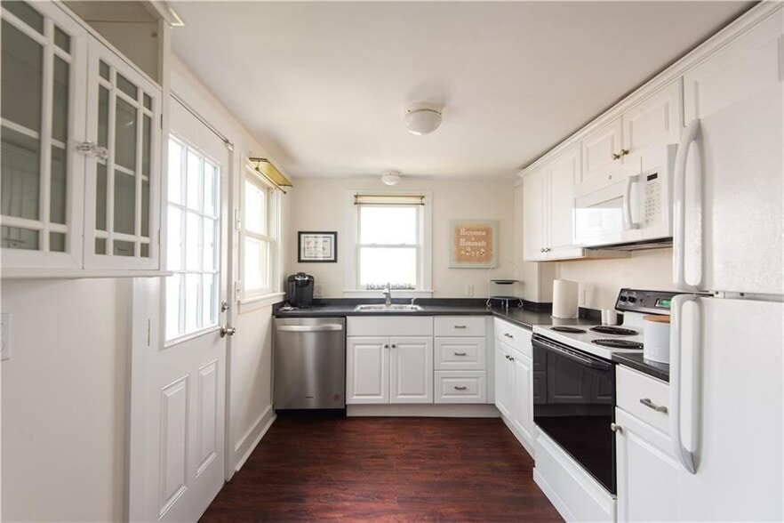 Building Photo - 11 Brewer St