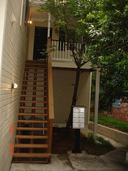 "B" - 2808 10th Ct S