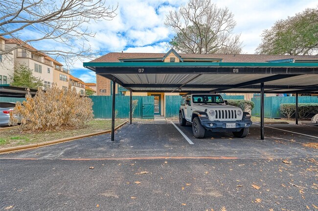 Building Photo - 8287 Kingsbrook Rd