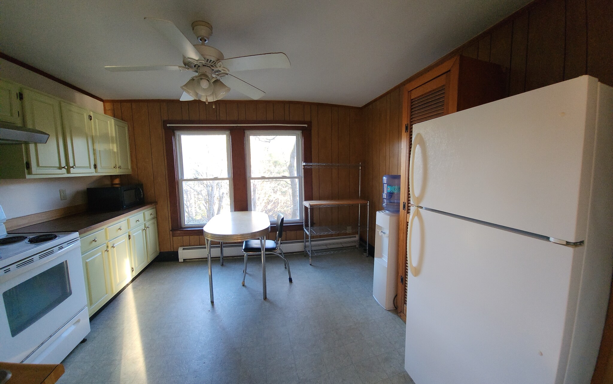 Building Photo - 27 Orient St