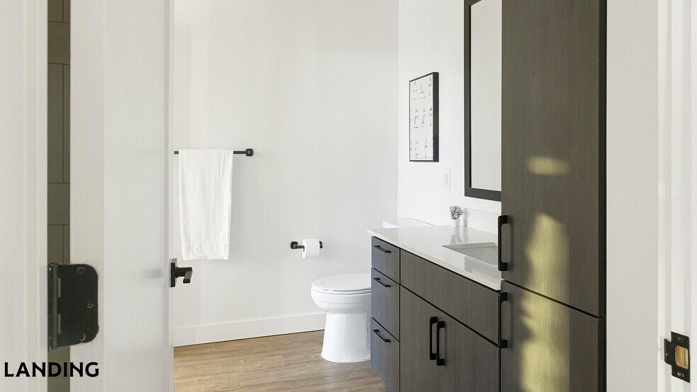 Building Photo - 1007 S Mint St