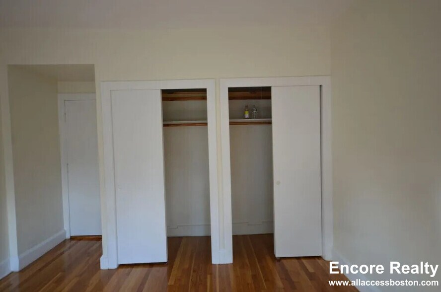 Building Photo - 33 Lancaster Terrace