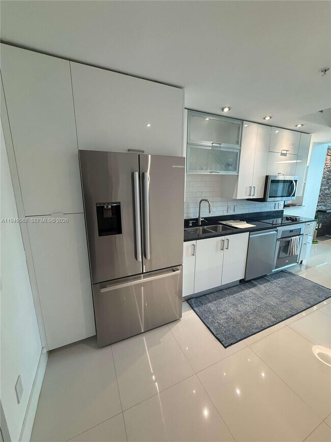 Building Photo - 60 SW 13th St