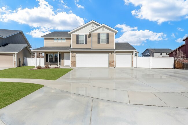 Building Photo - 1860 E Adelaide Dr