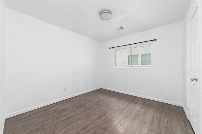 Building Photo - 10106 Farrell Dr