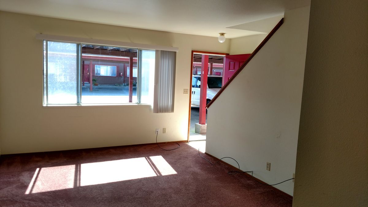 Building Photo - 1648 Fischer Ave