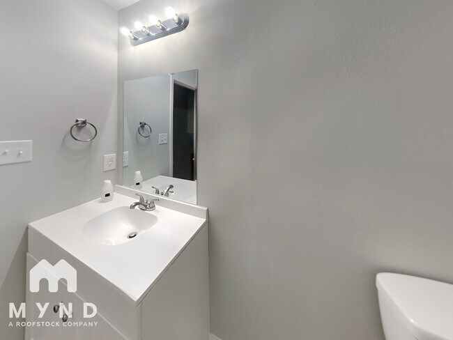 Building Photo - 2310 Ramblewood Cir