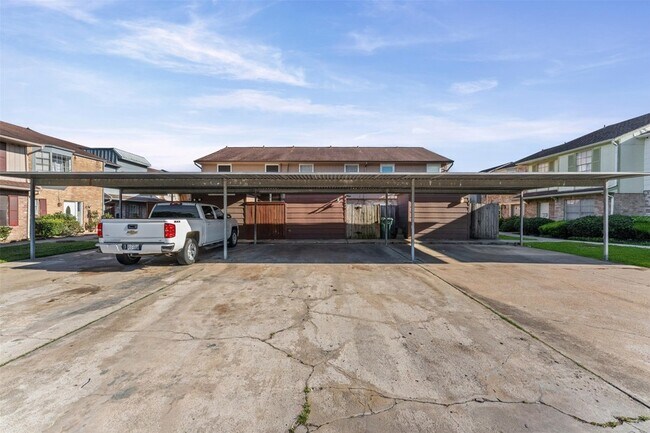 Building Photo - 1076 Willow Oaks Cir