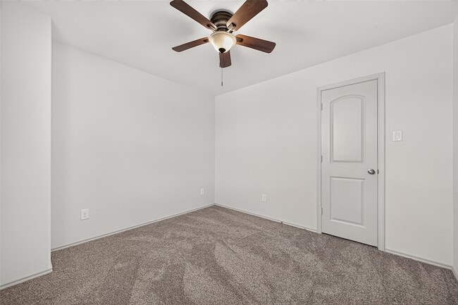 Building Photo - 23718 Water Hickory Dr