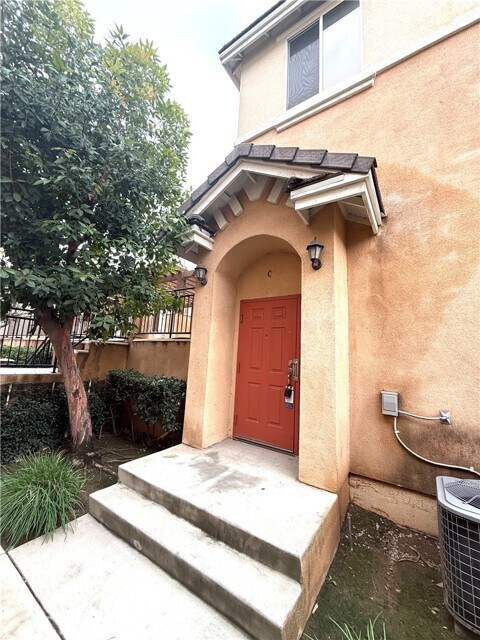 Building Photo - 3317 Del Mar Ave
