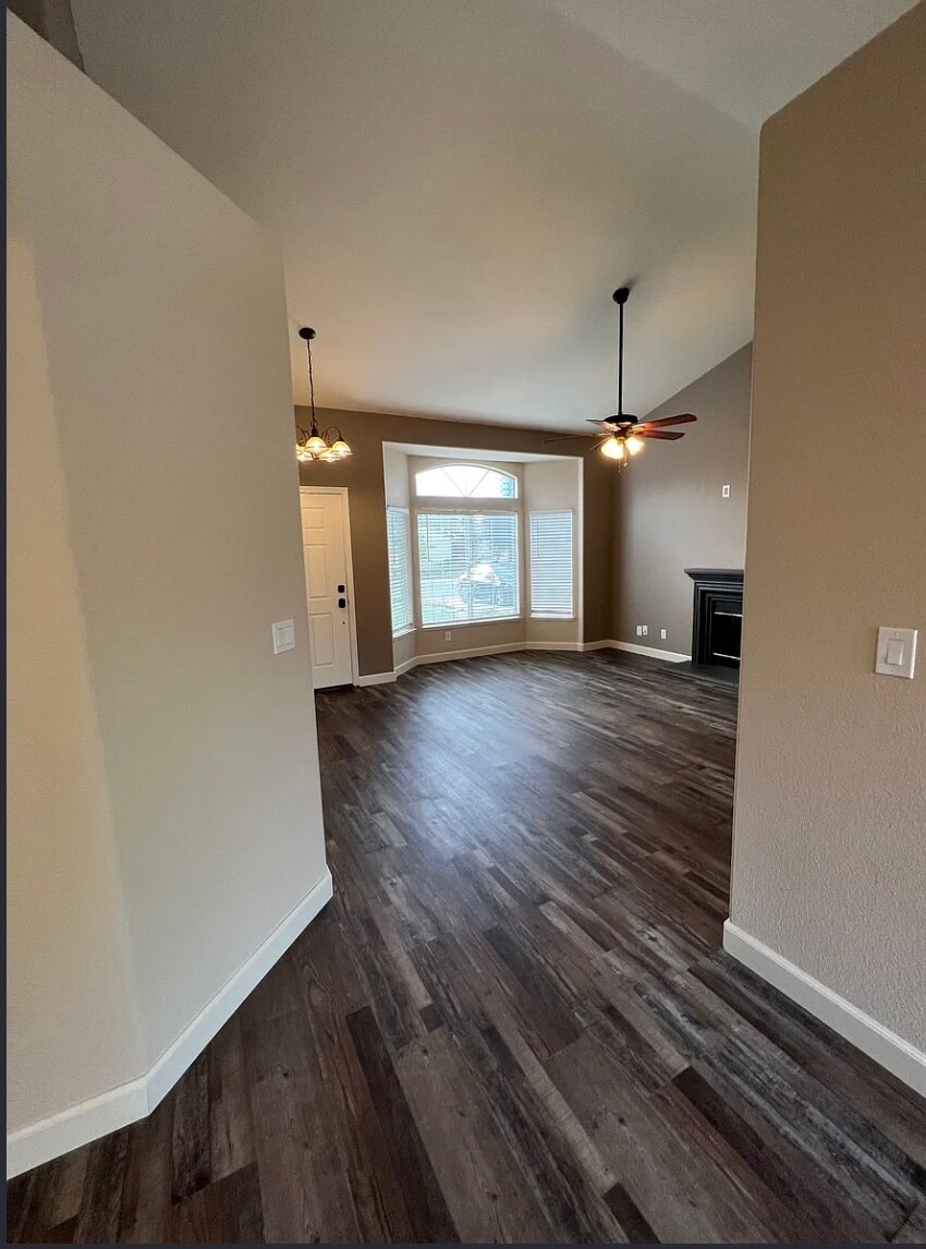 Building Photo - 1642 Prentiss Dr