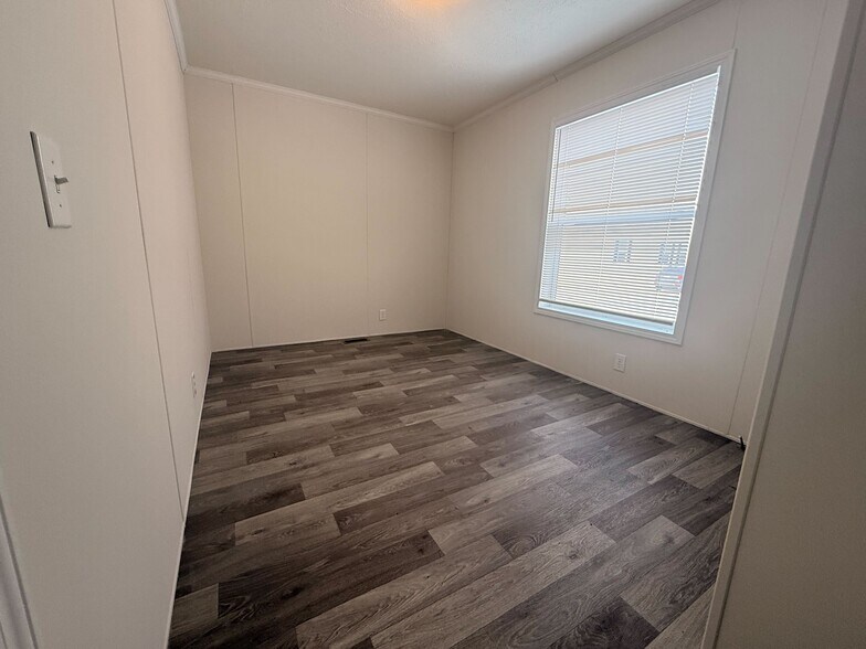 Building Photo - 38044 Johannes Dr