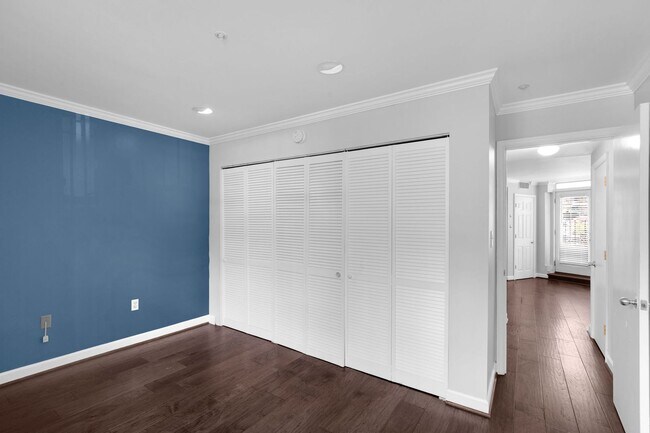 Building Photo - Spacious 1 Bedroom unit in Adams Morgan area