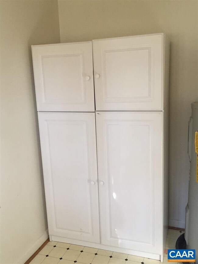 Building Photo - 1705 Cedar Hill Rd