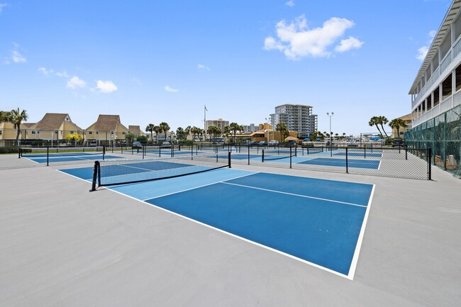 Building Photo - 775 Gulf Shore Dr