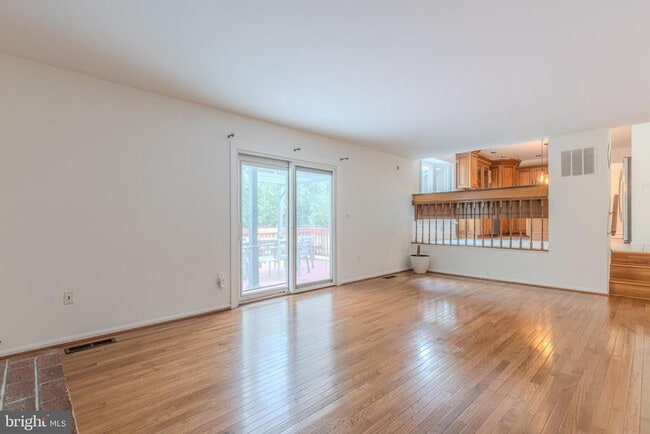 Building Photo - 3929 Sunflower Cir