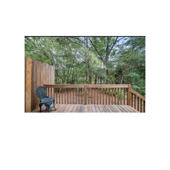 Building Photo - 558 Manning Rd SW