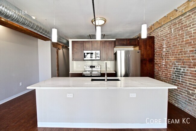 Building Photo - 1223 Union Ave