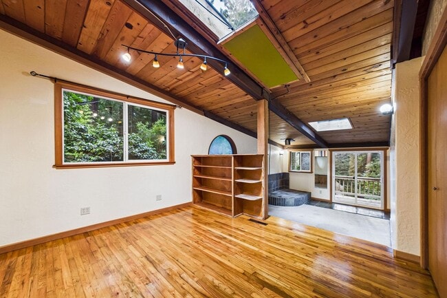 Building Photo - 2910 Greenbriar Ln