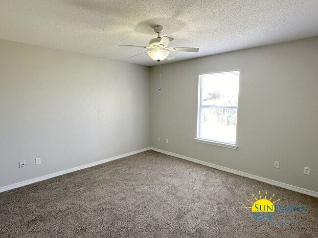 Building Photo - 7692 Chablis Cir