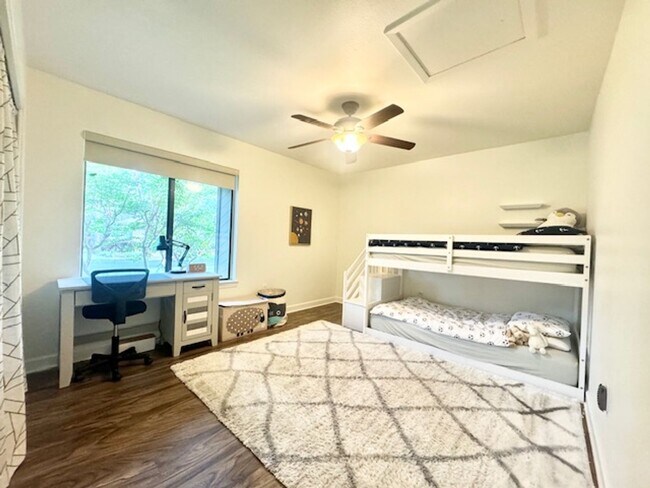 Building Photo - 155 Gleneagles Dr