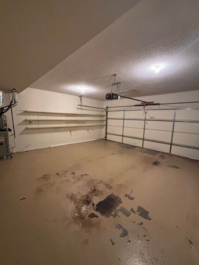 Building Photo - West Knoxville Townhouse