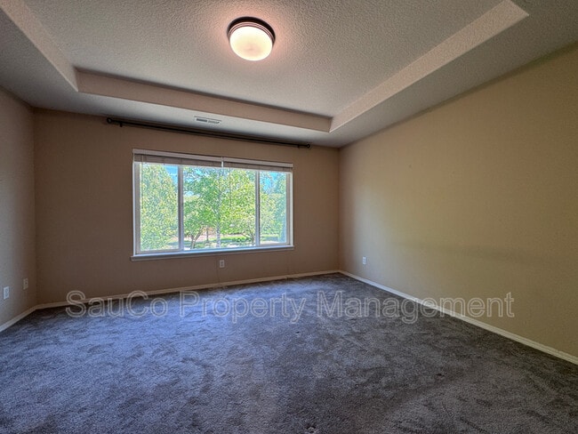 Building Photo - 948 SE Elina Ave