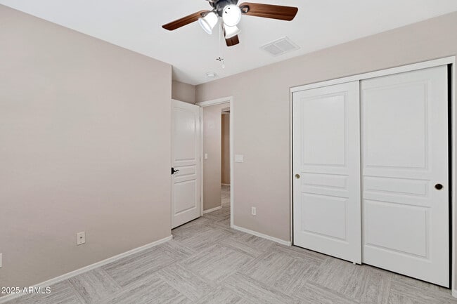 Building Photo - 4374 S Mariposa Dr