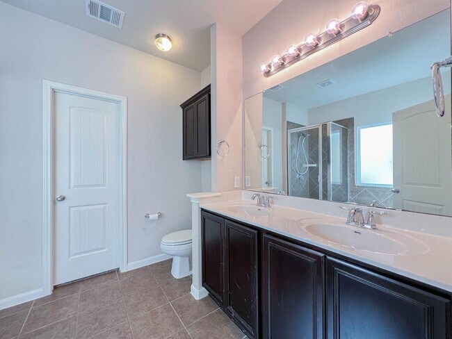 Building Photo - 921 Heritage Springs Trail