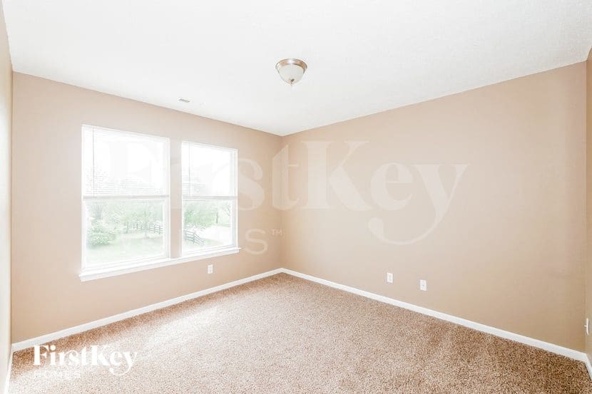 Building Photo - 10830 Clear Spring Dr