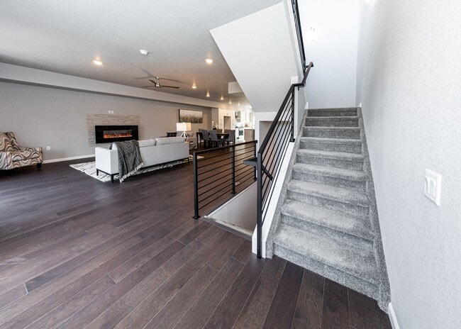 Building Photo - Luxury Executive Westside Townhouse with E...