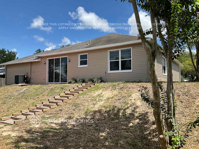 Building Photo - 1895 Lexington Pl