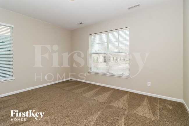 Building Photo - 5081 Devonshire Rd