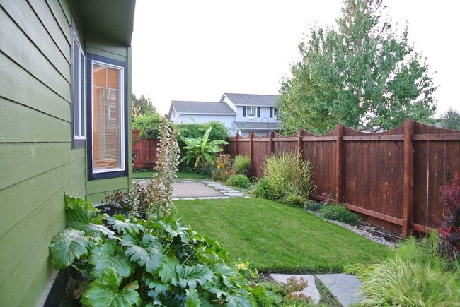 Building Photo - Spacious 3 bedroom in SE Albany