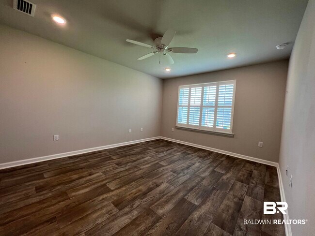 Building Photo - 23904 Songbird Dr