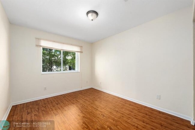Building Photo - 8462 NW 40th St