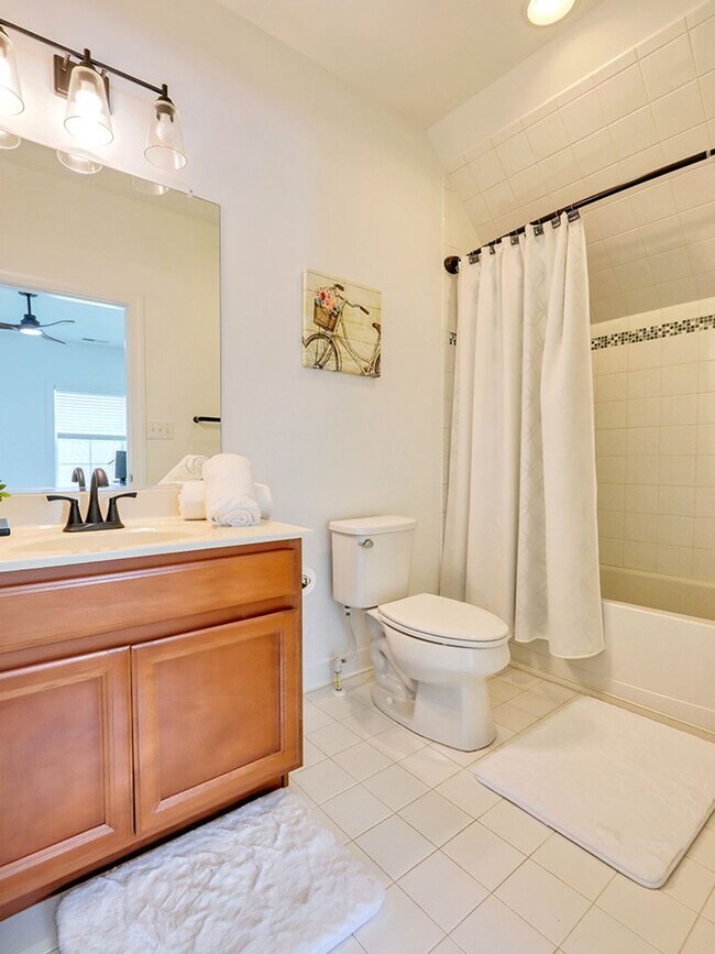 Building Photo - Spacious 3BR / 3.5BA Single family home • 2,500 Sq Ft • Baywood