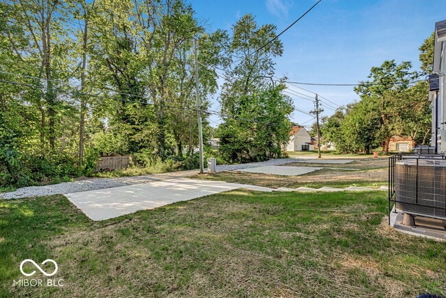 Building Photo - 4456 Caroline Ave