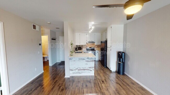 Building Photo - 10400 Caminito Cuervo